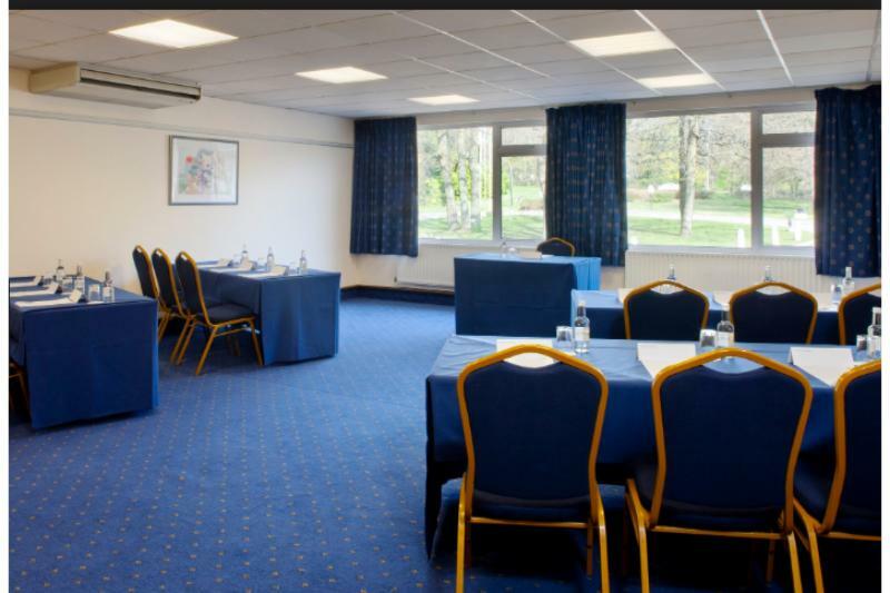 Days Inn Magor Exterior photo